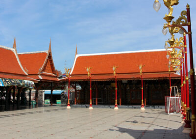 Wat Intharawihan, Bangkok